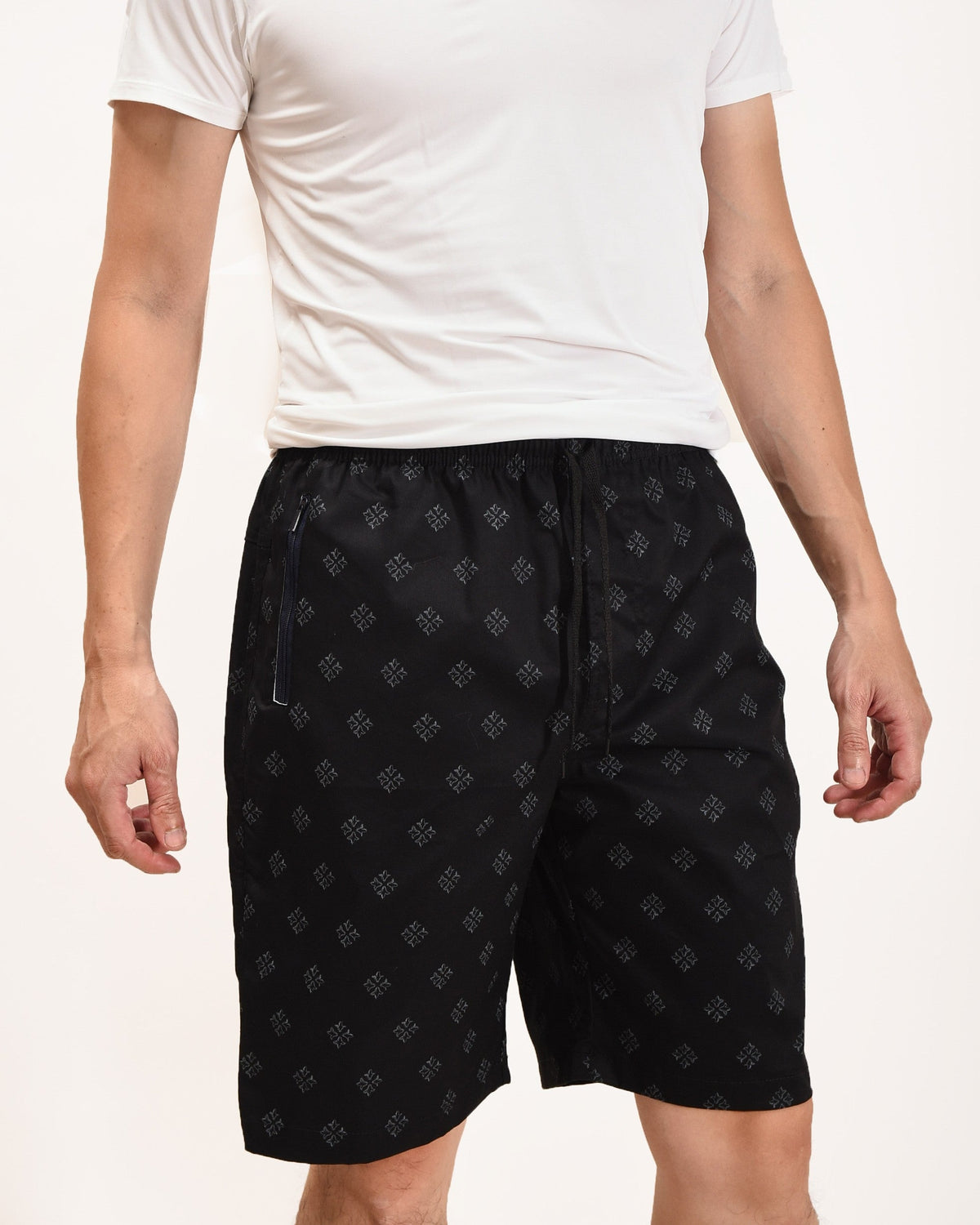 Zennio casual shorts with dual zip front pockets