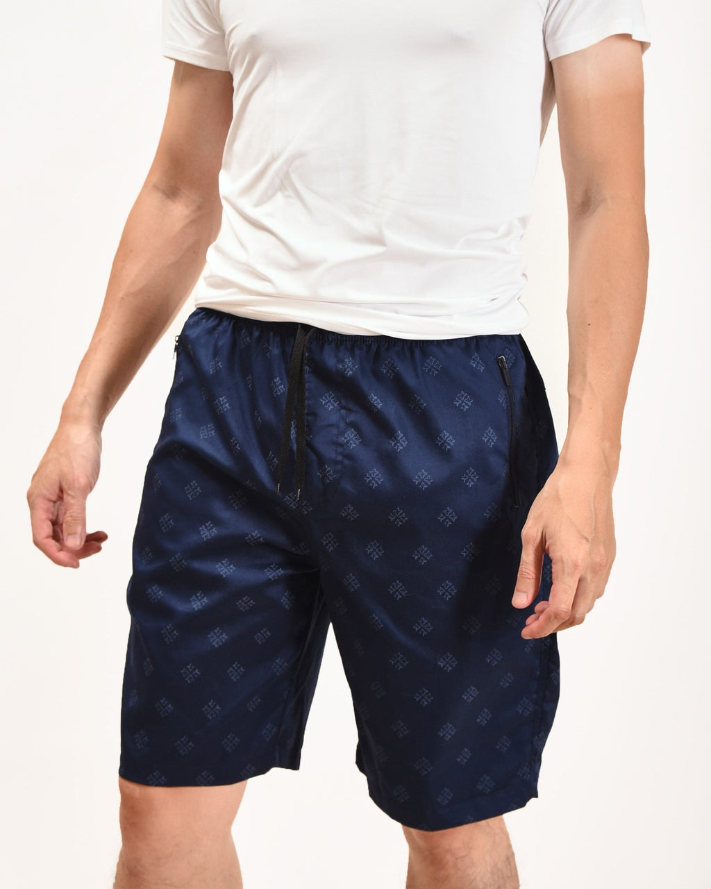 Zennio casual shorts with dual zip front pockets