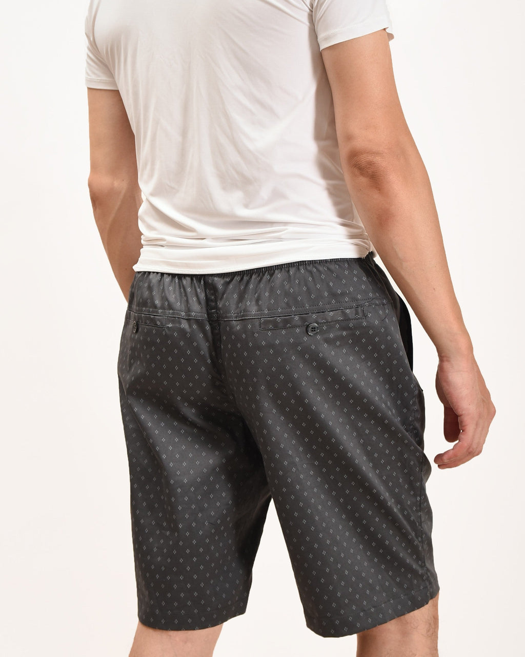 Zennio casual shorts with dual zip front pockets